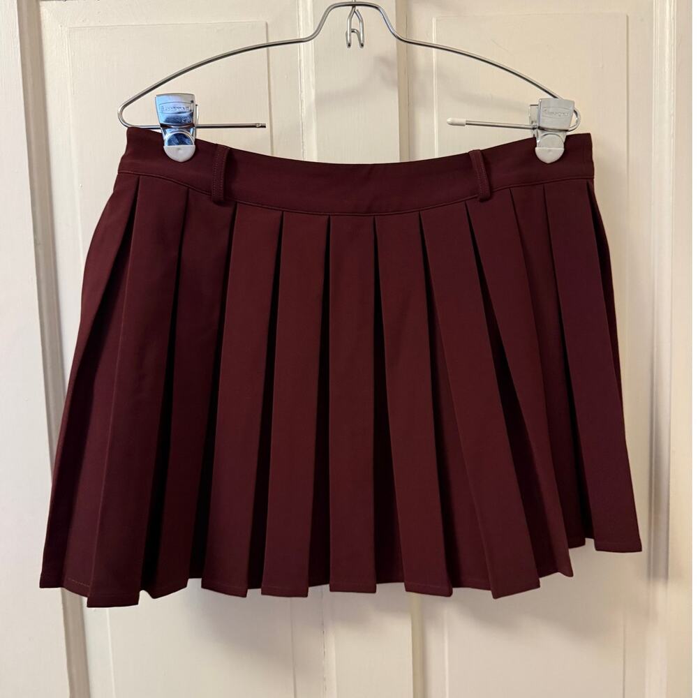 Meshki Mura Burgundy Plum Pleated Mini Skirt – Size Large - Picture 3 of 3